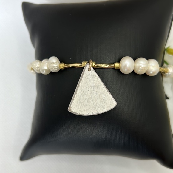 Handmade Distressed Wood/Freshwater Pearl/Gold Tone Bracelet Length-8” - Picture 3 of 3